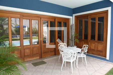 Casa à venda com 330m², 4 quartos e 5 vagasQuintal