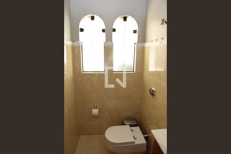 Casa à venda com 330m², 4 quartos e 5 vagasLavabo