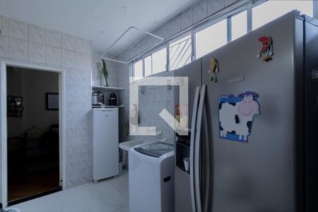 Casa à venda com 92m², 3 quartos e 1 vagaÁrea de Serviço