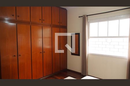 Casa à venda com 240m², 4 quartos e 3 vagasQuarto Suíte