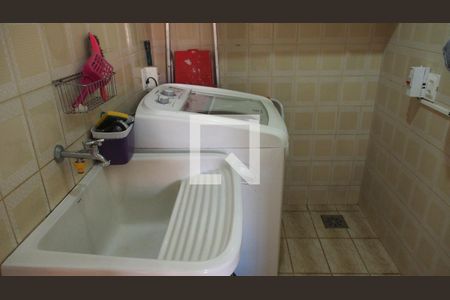 Casa à venda com 240m², 4 quartos e 3 vagasÁrea de Serviço