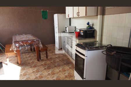 Casa à venda com 240m², 4 quartos e 3 vagasQuintal