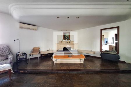 Casa à venda com 680m², 5 quartos e 3 vagasSuíte master