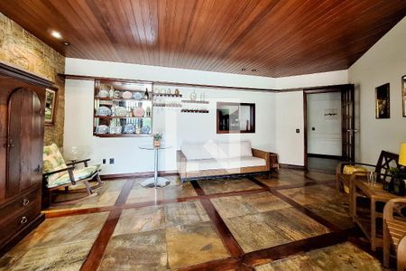 Casa à venda com 680m², 5 quartos e 3 vagasSala 4