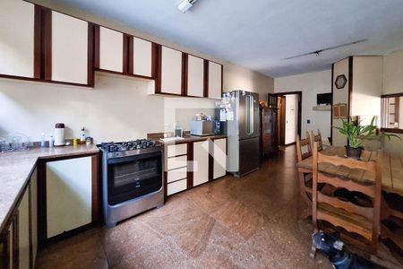 Casa à venda com 680m², 5 quartos e 3 vagasCozinha