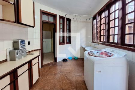 Casa à venda com 680m², 5 quartos e 3 vagasÁrea de Serviço