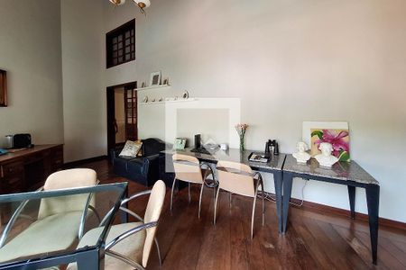 Casa à venda com 680m², 5 quartos e 3 vagasEscritório