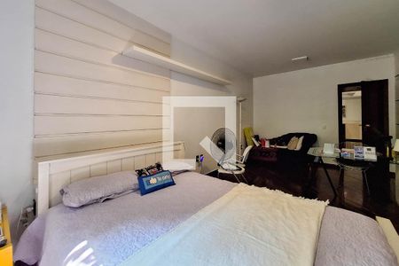 Casa à venda com 680m², 5 quartos e 3 vagasSuíte 4