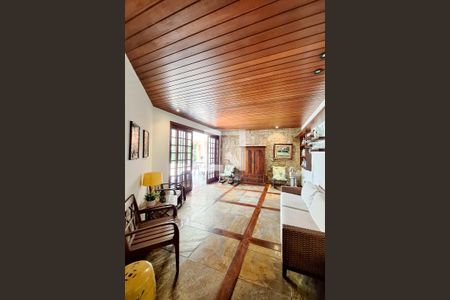 Casa à venda com 680m², 5 quartos e 3 vagasSala 4