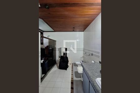 Casa à venda com 680m², 5 quartos e 3 vagasBanheiro da Suíte 3