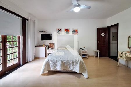 Casa à venda com 680m², 5 quartos e 3 vagasSuíte 2