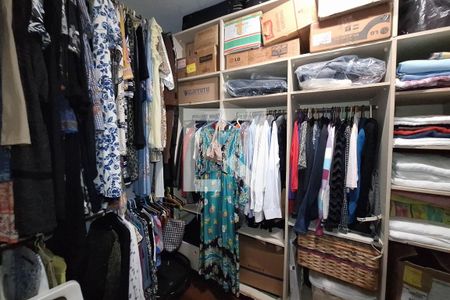 Casa à venda com 680m², 5 quartos e 3 vagasCloset Corredor