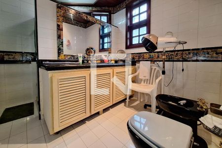 Casa à venda com 680m², 5 quartos e 3 vagasBanheiro da Suíte 4