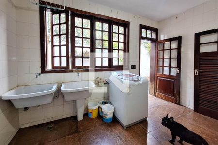 Casa à venda com 680m², 5 quartos e 3 vagasÁrea de Serviço