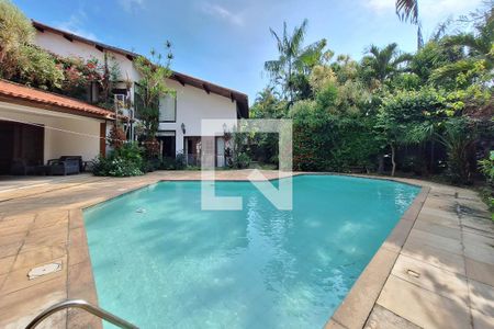 Casa à venda com 680m², 5 quartos e 3 vagasPiscina