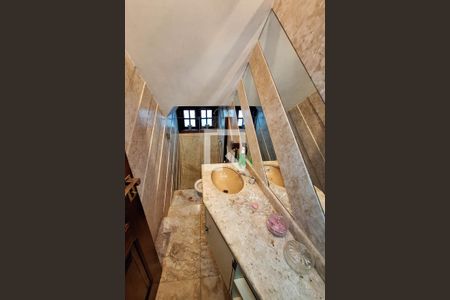 Casa à venda com 680m², 5 quartos e 3 vagasLavabo 1