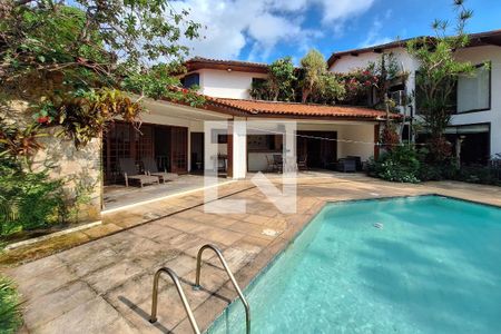 Casa à venda com 680m², 5 quartos e 3 vagasPiscina