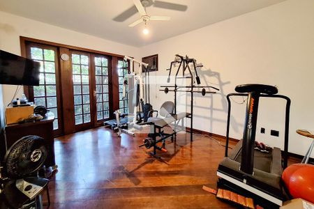 Casa à venda com 680m², 5 quartos e 3 vagasAcademia