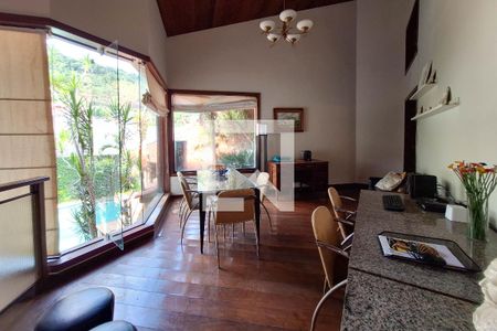 Casa à venda com 680m², 5 quartos e 3 vagasEscritório