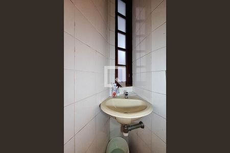 Casa à venda com 680m², 5 quartos e 3 vagasBanheiro de serviço