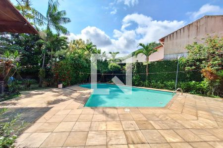 Casa à venda com 680m², 5 quartos e 3 vagasPiscina