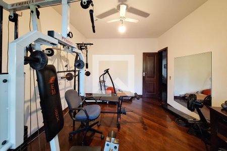 Casa à venda com 680m², 5 quartos e 3 vagasAcademia