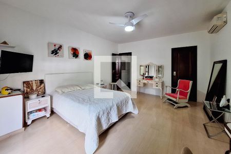 Casa à venda com 680m², 5 quartos e 3 vagasSuíte 2