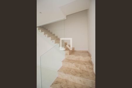 Escada da Sala de casa à venda com 3 quartos, 180m² em Vila Pereira Barreto, São Paulo