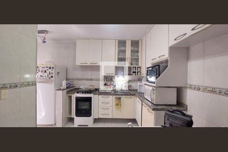 Apartamento à venda com 94m², 3 quartos e 2 vagasCozinha 