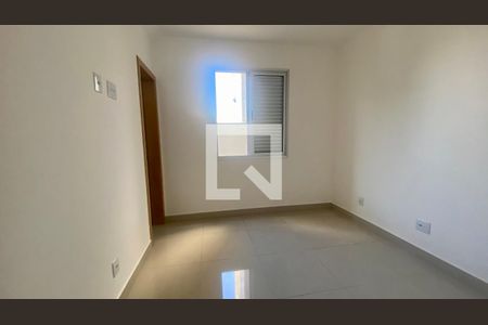 Quarto Suíte 1 de apartamento para alugar com 2 quartos, 74m² em Vila Paris, Belo Horizonte