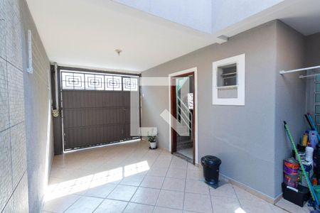 Garagem de casa de condomínio para alugar com 3 quartos, 110m² em Cangaiba, São Paulo