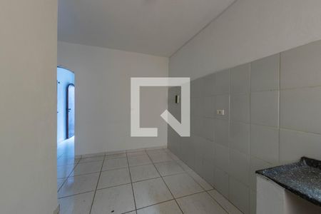 Cozinha de casa para alugar com 1 quarto, 45m² em Vila Alpina, São Paulo