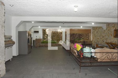 Casa à venda com 1000m², 3 quartos e 6 vagasGaragem