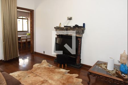 Sala de TV de casa à venda com 3 quartos, 1000m² em Jardim Santa Helena, São Paulo