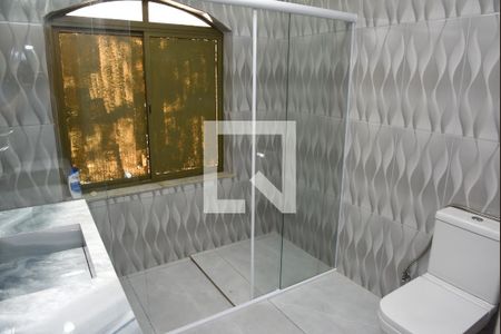 Casa à venda com 1000m², 3 quartos e 6 vagasBanheiro da Suíte 2