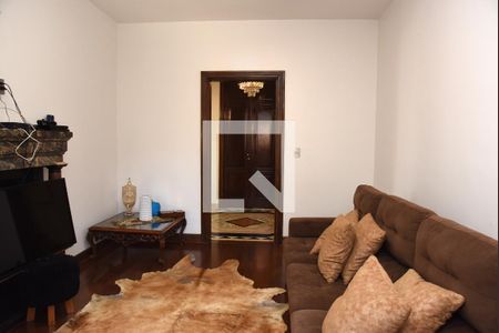 Sala de TV de casa à venda com 3 quartos, 1000m² em Jardim Santa Helena, São Paulo