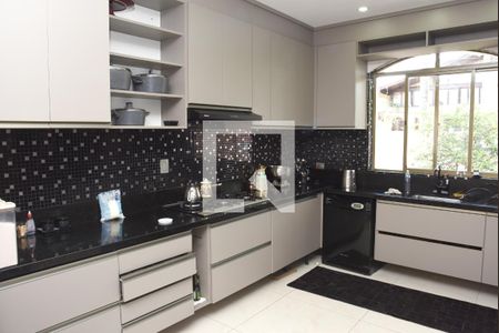 Casa à venda com 1000m², 3 quartos e 6 vagasCozinha