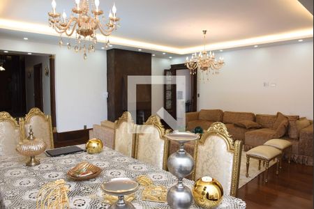 Sala de casa à venda com 3 quartos, 1000m² em Jardim Santa Helena, São Paulo