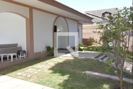 Casa à venda com 1000m², 3 quartos e 6 vagasQuintal