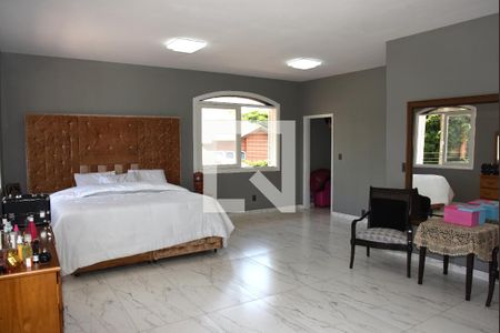 Casa à venda com 1000m², 3 quartos e 6 vagasSuíte 1