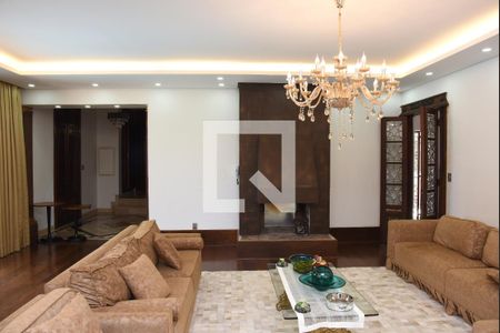 Sala de casa à venda com 3 quartos, 1000m² em Jardim Santa Helena, São Paulo