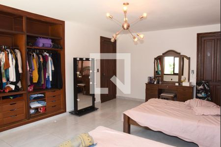 Casa à venda com 1000m², 3 quartos e 6 vagasSuíte 3