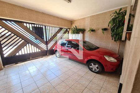 Casa à venda com 172m², 4 quartos e 2 vagas Casa à venda com 172m², 4 quartos e 2 vagasGaragem