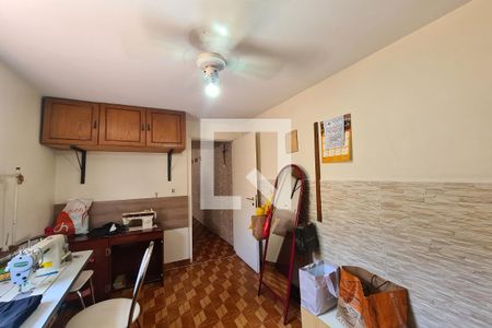 Casa à venda com 172m², 4 quartos e 2 vagas Casa à venda com 172m², 4 quartos e 2 vagasQuarto 2 - CASA 1