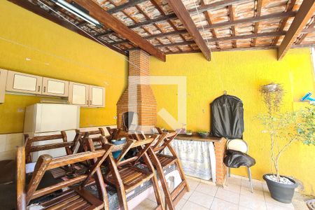 Casa à venda com 172m², 4 quartos e 2 vagas Casa à venda com 172m², 4 quartos e 2 vagasChurrasqueira