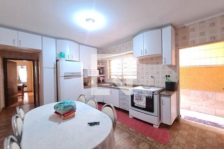 Casa à venda com 172m², 4 quartos e 2 vagas Casa à venda com 172m², 4 quartos e 2 vagasCozinha - CASA 2