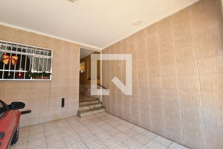 Casa à venda com 172m², 4 quartos e 2 vagas Casa à venda com 172m², 4 quartos e 2 vagasGaragem