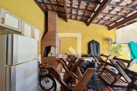 Casa à venda com 172m², 4 quartos e 2 vagas Casa à venda com 172m², 4 quartos e 2 vagasChurrasqueira