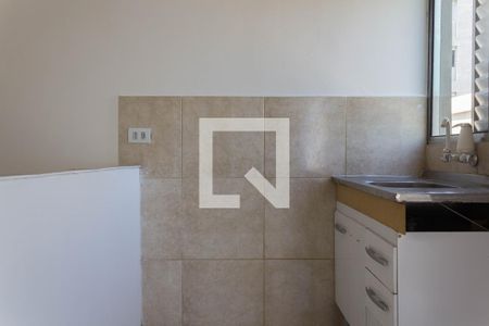 Cozinha de kitnet/studio para alugar com 1 quarto, 20m² em Jardim Calux, São Bernardo do Campo