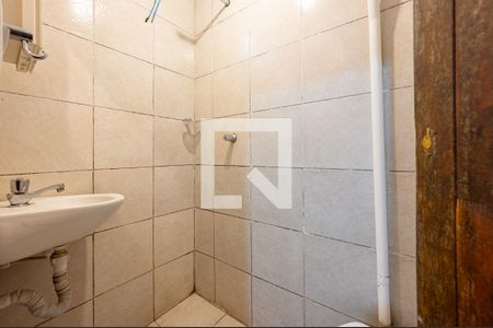 Banheiro  de casa para alugar com 1 quarto, 50m² em Vila Fachini, São Paulo